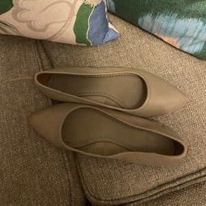 Fyre Flats, Size 8.5, Worn 3 times